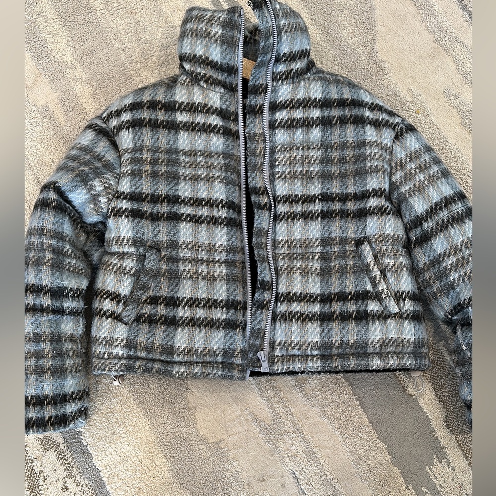 NWOT Apparis plaid puffer down jacket oversized cropped size Small